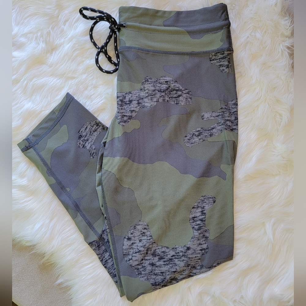 Aerie Move Camo Legging